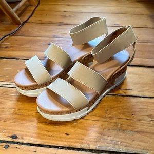 Top Moda Tobias platform sandal size 7